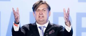 Maximilian Krah spricht  bei seiner Vorstellungsrede als AfD-Spitzenkandidat für die Europawahl bei der der AfD Europawahlversammlung in der Messe Magdeburg. 
