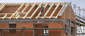 Ohne Zimmerleute kein Wohnungsbau. Rund 130 Berufe gibt es im Handwerk.