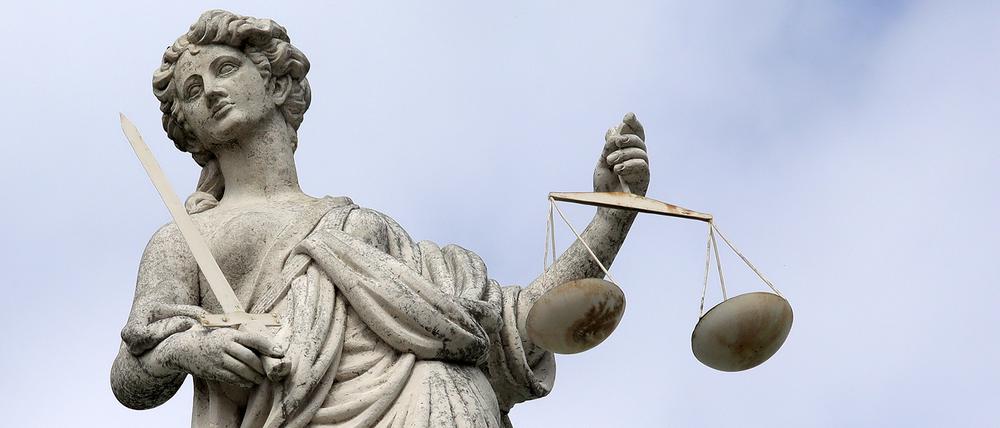 Justizia Figur. Symbolbild