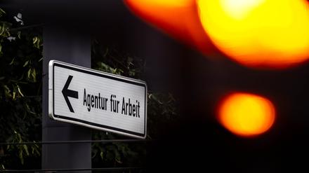 Die Arbeitslosigkeit steigt im Juli aus saisonalen und konjunkturellen Gründen. 
