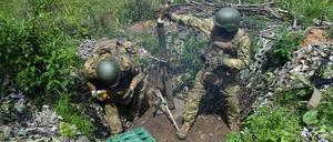 Russische Soldaten an der Front in der Ukraine