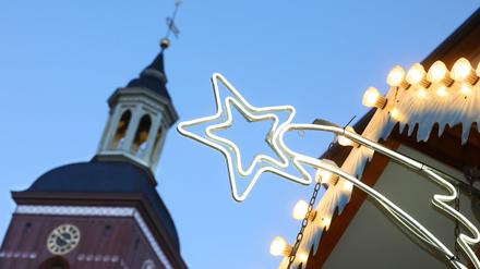 Der Kirchturm von St Nikolai