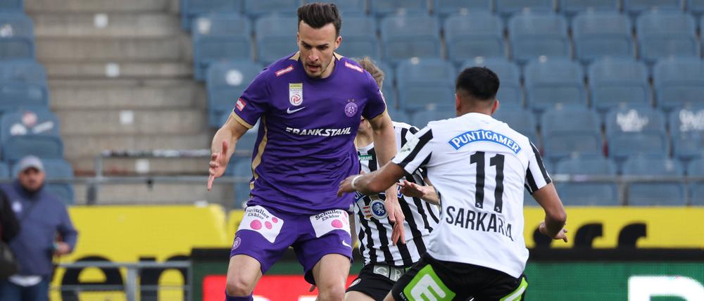 Haris Tabakovic (li., hier noch im Trikot von Austria Wien) stürmt nun für Hertha BSC.