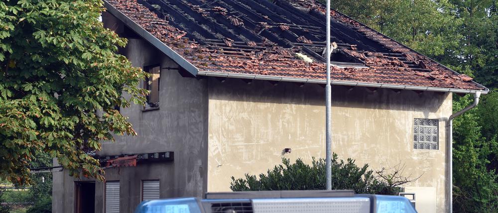 Eine geplante Unterkunft für Geflüchtete in Remchingen in Baden-Württemberg wurde in Brand gesteckt.