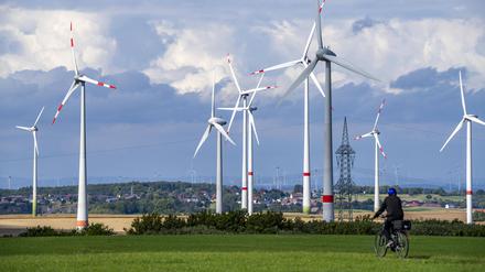 Windpark beim Ort Radlinghausen, gehört zur Stadt Brilon, NRW, Deutschland, Windpark *** Wind farm near the village Radlinghausen, belongs to the city Brilon, NRW, Germany, wind farm