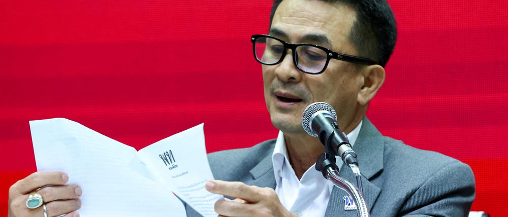 Chonlanan Srikaew, Vorsitzender der Pheu Thai, möchte eine Regierung bilden.