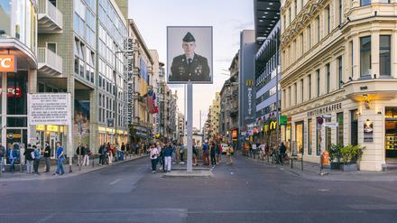 Beliebtes Touristenziel: der Checkpoint Charlie an der Berliner Friedrichstraße.