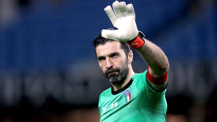 Nach fast drei Jahrzehnten als Fußballprofi – den Großteil davon in der Weltspitze – hat Torhüter Gianluigi Buffon seine Karriere beendet (Archivbild).