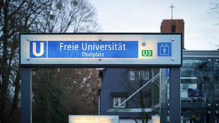 Wegen eines Kabeldiebstahls im Berliner Südwesten kommt es erneut zu Einschränkungen auf der U-Bahnlinie U3.
