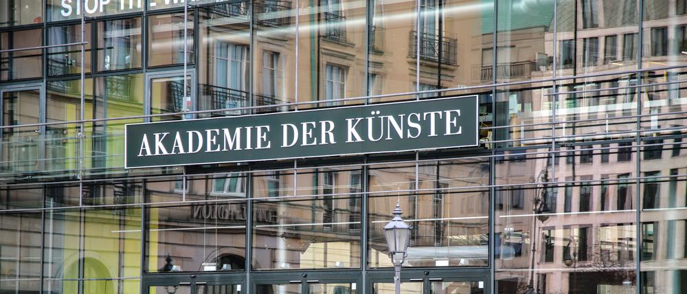 In ihr spiegelt sich die Geschichte der ganzen Stadt: die gläserne Akademienfassade