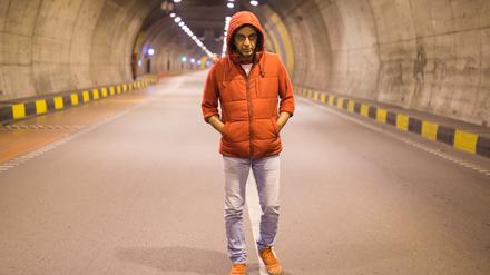 Der iranische Filmemacher Ali Ahmadzadeh ist zum Filmfest Locarno mit seinem Underground-Roadmovie „Critical Zone“ eingeladen. Die Behörden haben ihn mit Ausreiseverbot belegt.