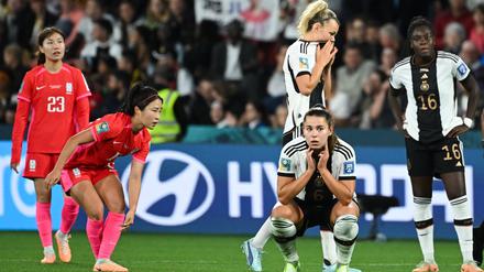 Schockstarre: Bei der deutschen Nationalspielerin Lena Oberdorf und ihren Teamkolleginnen herrschte Fassungslosigkeit nach Abpfiff.