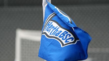 Fähnchen im Wind. Hertha hat einen neuen Hauptsponsor. 