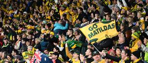 Ticketverkäufe in Rekordhöhen. Die Fans feuern ihre „Matildas“ im Stadion an.