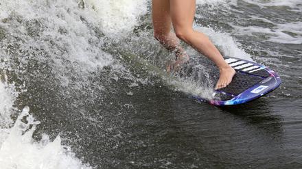 Surfen auf der Welle. 
