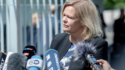 Nancy Faeser am 13.7.2023 vor der Presse.
