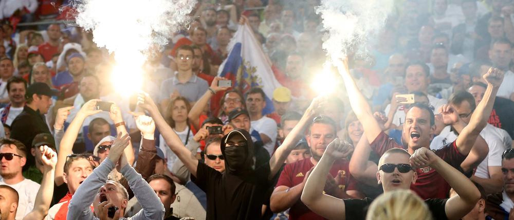 Bei Ausschreitungen in Polen starb ein Mensch. Dieses Foto zeigt russische Hooligans.