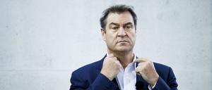 Markus Söder ist damit weit entfernt von den eigenen Spitzenwerten zu Beginn der Coronavirus-Pandemie, als er zeitweise bei über 60 Prozent Zufriedenheit lag..
