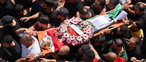 Beerdigung des  19-jährigen Qusai Jamal Maatan, der von radikalen israelischen Siedlern erschossen wurde.