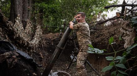 Ein ukrainischer Soldat im Gebiet Bachmut.