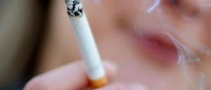 In Deutschland sinkt seit 2007 die altersstandardisierte Neuerkrankungsrate für fast alle Krebsarten – mit Ausnahme von Lungenkrebs bei Frauen (Symbolbild).