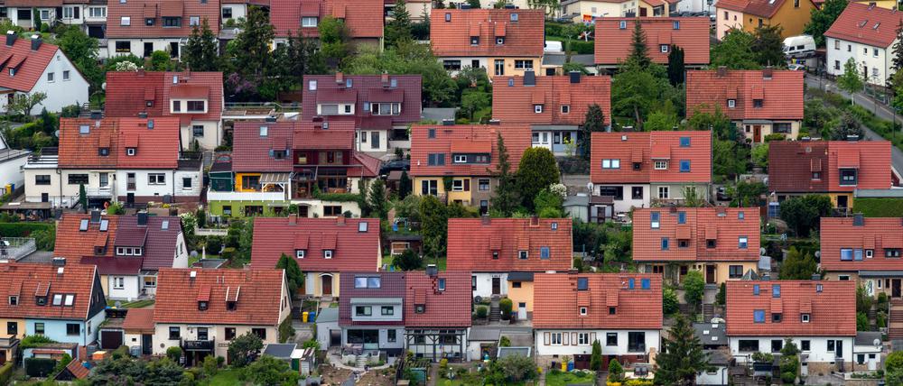 Die angespannte Finanzsituation in vielen Städten und Gemeinden Deutschlands hat 2022 wieder zu mehr Grundsteuer-Erhöhungen geführt (Symbolbild).