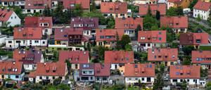 Die angespannte Finanzsituation in vielen Städten und Gemeinden Deutschlands hat 2022 wieder zu mehr Grundsteuer-Erhöhungen geführt (Symbolbild).