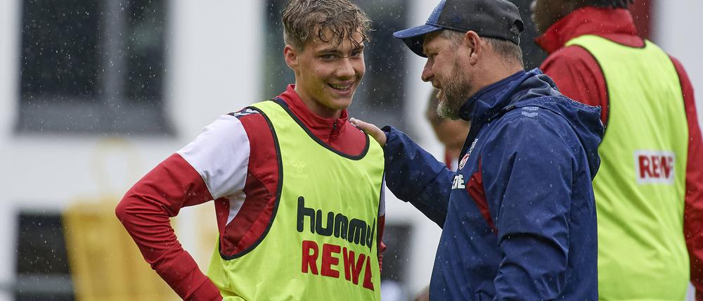Der Trainer ist der Chef. Steffen Baumgart (rechts) im Training.