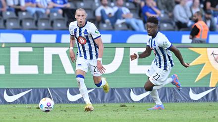 Palko Dardai und Anderson Lucoqui im neuen Trikot von Hertha BSC.