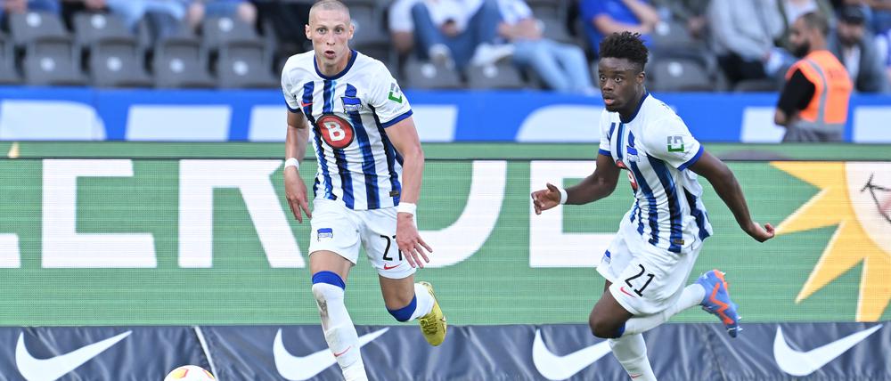 Palko Dardai und Anderson Lucoqui im neuen Trikot von Hertha BSC.