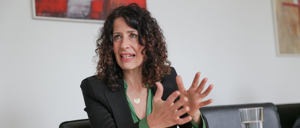 Bettina Jarasch, Co-Vorsitzende der Grünen-Fraktion im Abgeordnetenhaus, fordert, dass Berlin Gelder des Bundes konsequent für den Klimaschutz einsetzt. 