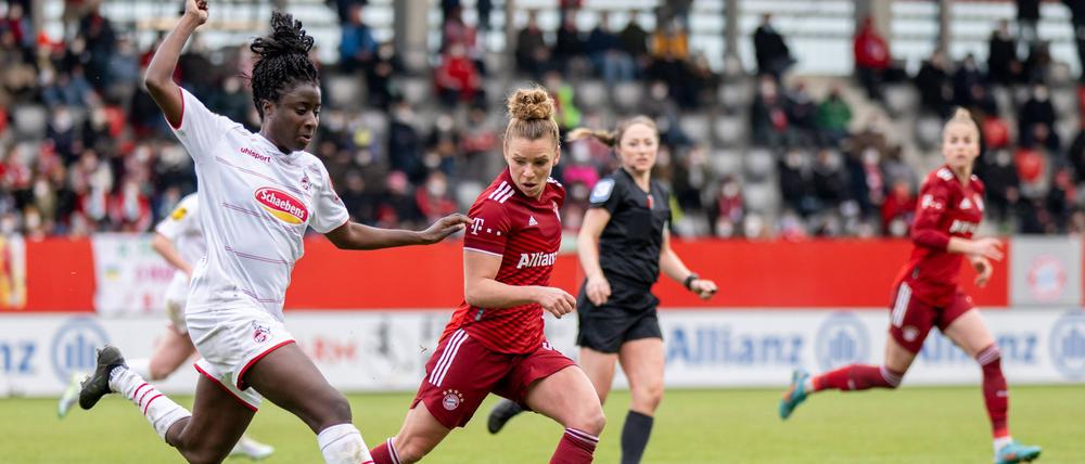 Eunice Beckmann (li.) spielte bis zum Sommer 2022 für den 1. FC Köln und wechselt nun zu Viktoria.