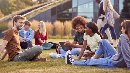 Durch die deutschen Semesterzeiten ist es schwierig für Studierende im Sommersemester einen Auslandsaufenthalt zu realisieren. 