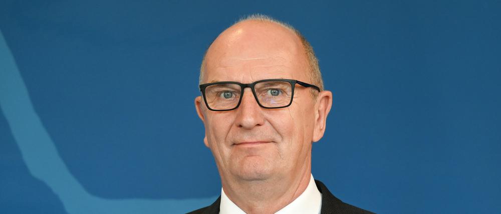 Ministerpräsident von Brandenburg, aufgenommen während der Vorstellung der künftigen Bildungsstaatssekretärin. 