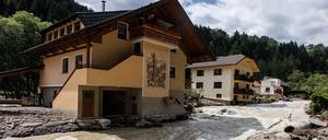 Ein zerstörtes Haus am Fluss Savinja.