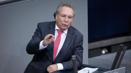 Klaus Ernst von der Partei Die Linke während einer Sitzung des Deutschen Bundestag. 
