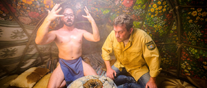Schwitzritual. Eberhofer (Sebastian Bezzel, r.) und Flötzinger (Daniel Christensen) auf Männlichkeitssuche. 