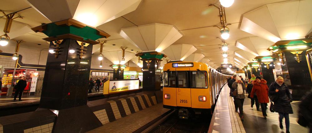 Eine Aufnahme vom Bahnhof Rathaus Spandau. (Archivbild)