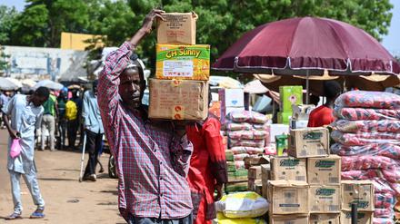 Trotz der regionalen Spannungen geht der Alltag in Niamey anscheinend  relativ ruhig weiter.