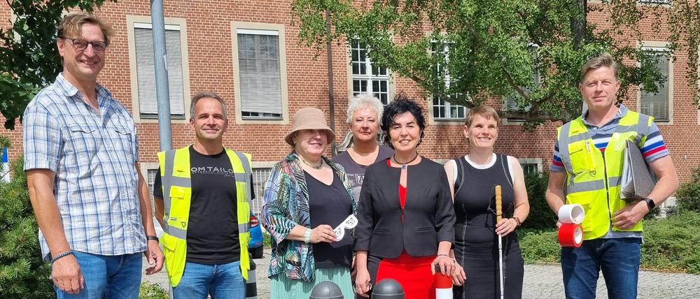 Das Projektteam mit der Bezirksbürgermeisterin und der Vorsteherin der BVV - Kerstin Köppen