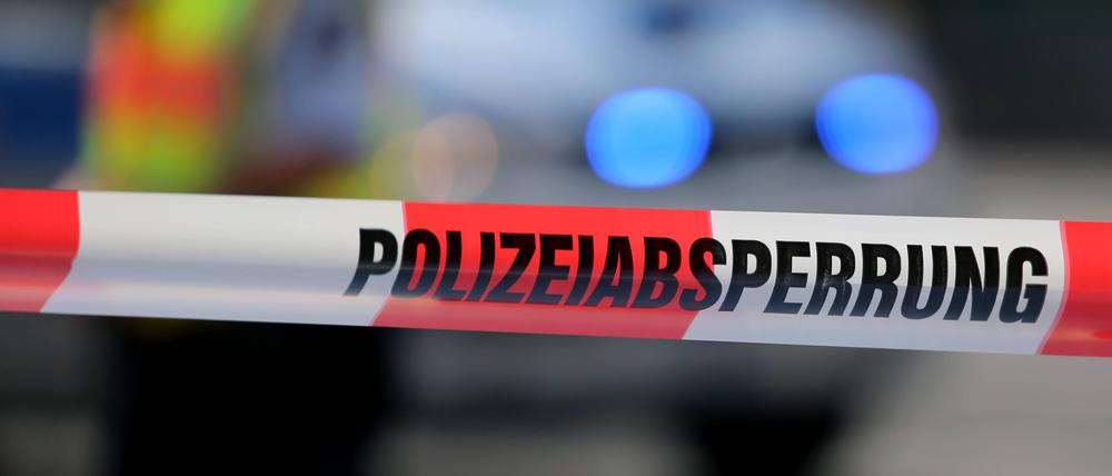 Polizeiabsperrung nach einem Unfall, Symbolbild.