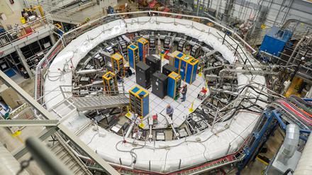 Die Bekanntgabe am 10. August 2023 ist das zweite Ergebnis des Experiments am Fermilab und ist doppelt so genau wie das erste Ergebnis, das am 7. April 2021 bekannt gegeben wurde. Aufgrund der großen Menge an zusätzlichen Daten, die in das jüngste Ergebnis der Myon g-2 Kollaboration einfließen, ist neueste Ergebnis mehr als doppelt so genau wie das erste Resultat, das 2021 bekannt gegeben wurde.