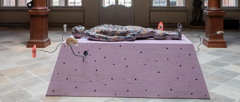 Mariechen Danz, Womb tomb: worry scrolls, 2018.