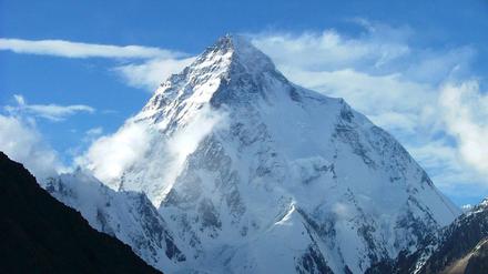 Der schroff aufragende K2 im Karakorumgebirge in Kaschmir gilt unter Bergsteigern wegen seiner steilen Wände als schwierigster Achttausender. 