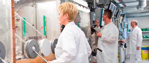 Eine Produktionsanlage von Eckert & Ziegler zur Herstellung von schwach radioaktiven Implantaten bei Prostatakrebs.