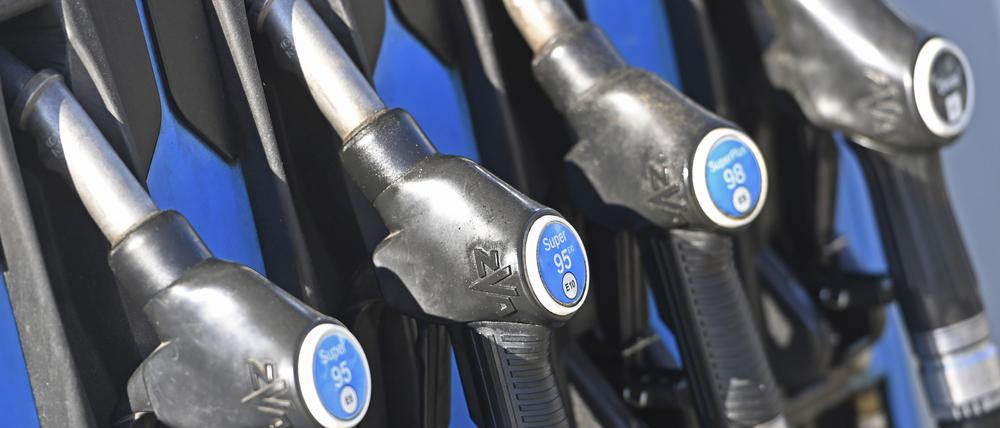 Ab Anfang 2024 soll die CO2 -Steuer von 30 auf 45 Euro pro Tonne ausgestossenem Kohlendioxid steigen - daraus soll ein Klimageld finanziert werden.