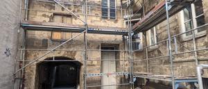 Das Eckhaus Fehrbelliner/Christinenstraße in Berlin-Prenzlauer Berg ist in einem desolaten Zustand.