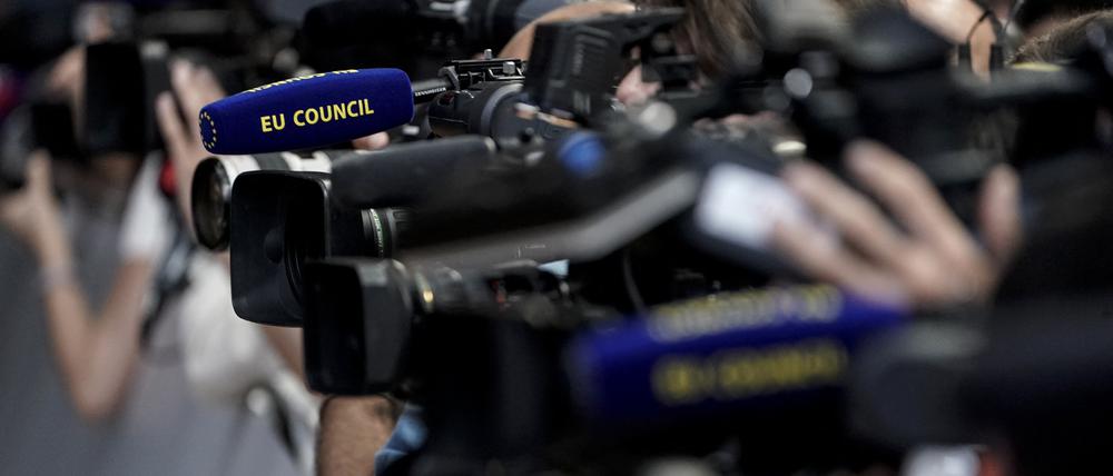 Im Fokus der Kameras – möchten die Mitglieder der EU-Kommission in gutem Licht erscheinen.