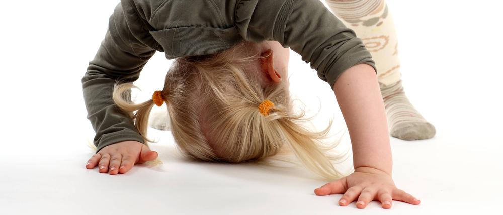 Die motorische Entwicklung von Kindern verläuft unterschiedlich. Viele Eltern sorgen sich grundlos.