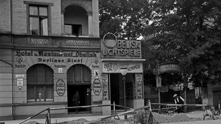 Von 1918 bis 1978 befanden sich in der Schopenhauerstraße 27 die Obelisk-Lichtspiele, hier im Jahr 1939.